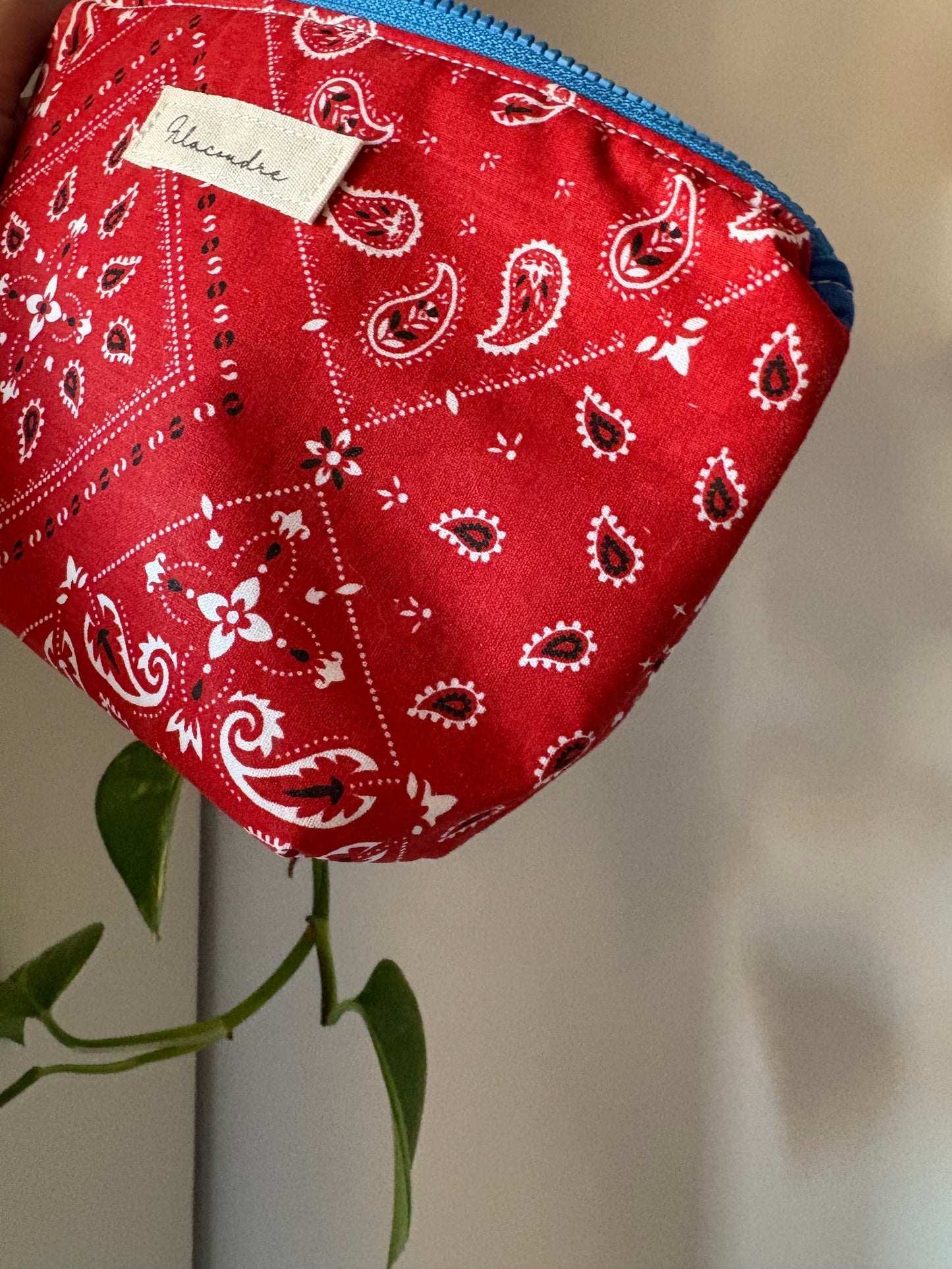 Neceser Bandana