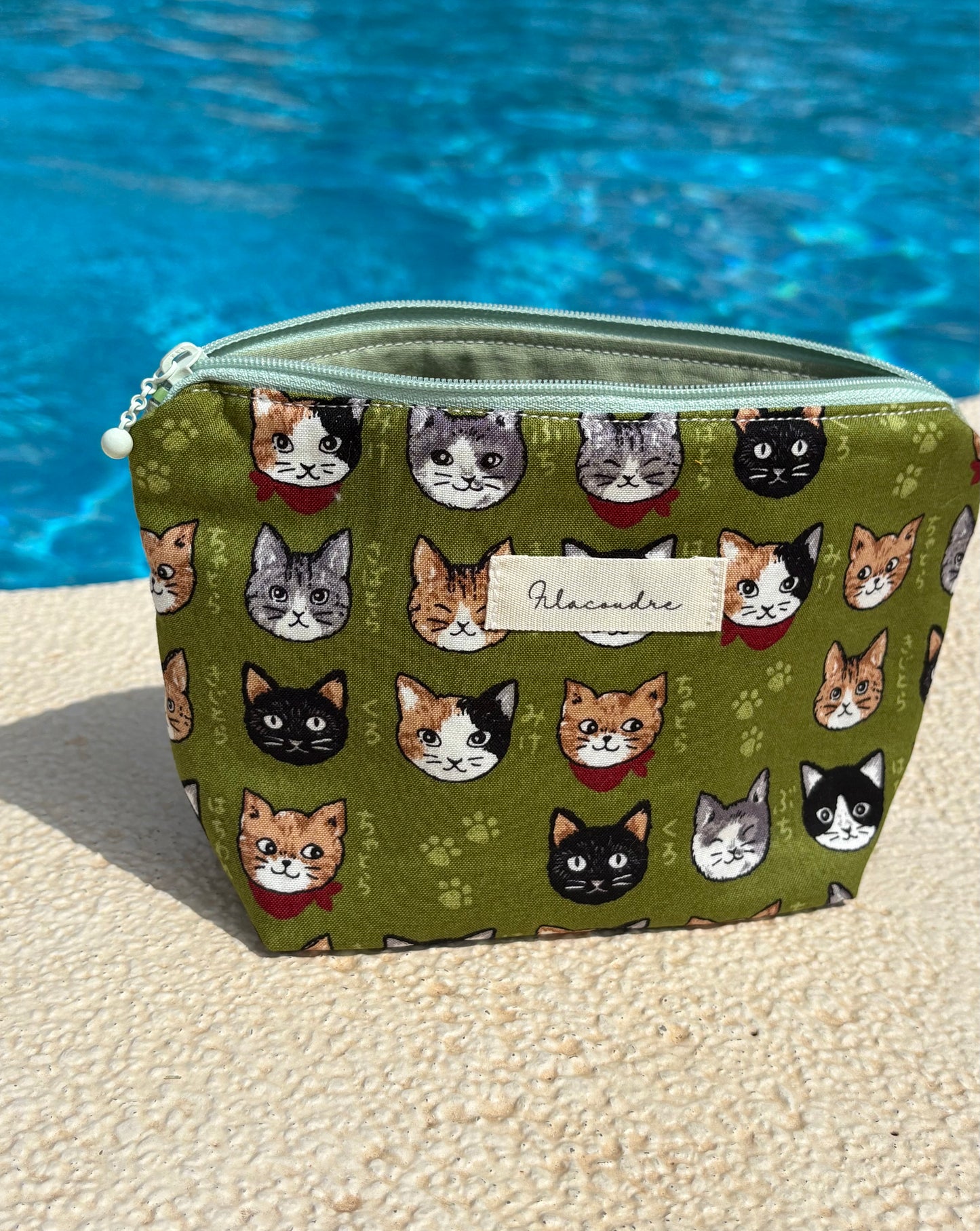 Neceser gatos verdes
